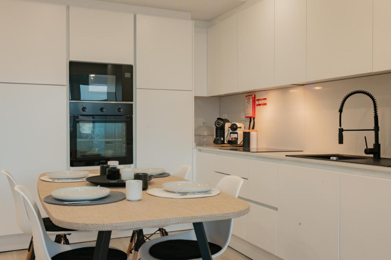 Stylish Apartment W/ River View By Lovelystay Oeiras Exterior photo
