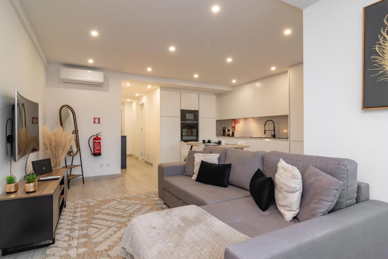 Stylish Apartment W/ River View By Lovelystay Oeiras Exterior photo
