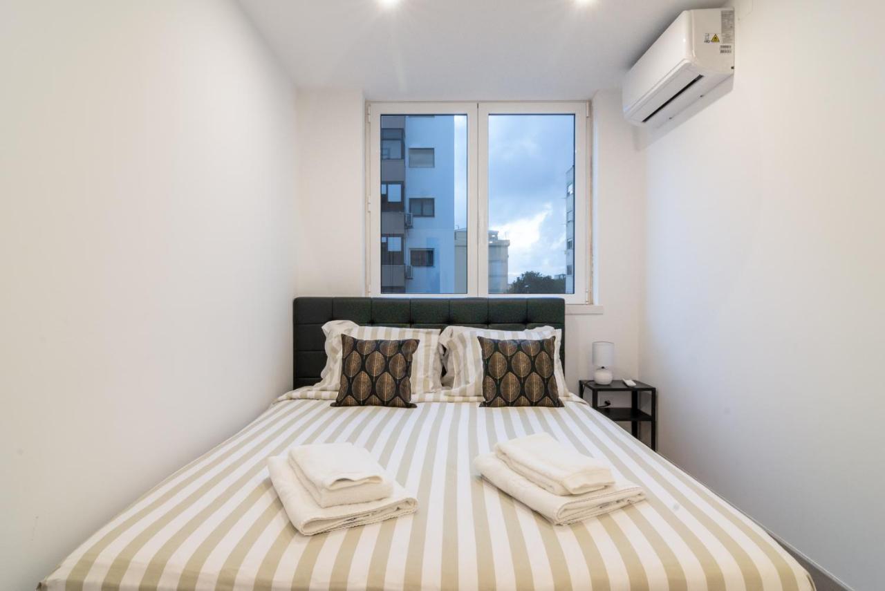 Stylish Apartment W/ River View By Lovelystay Oeiras Exterior photo
